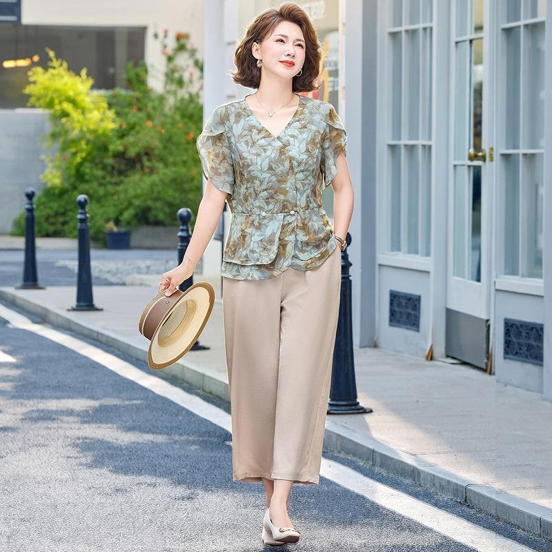 

Women s Casual Summer Two-Piece Set, Short-Sleeve, Fashionable for Ages 40-60 3XL (125-140 Jin)