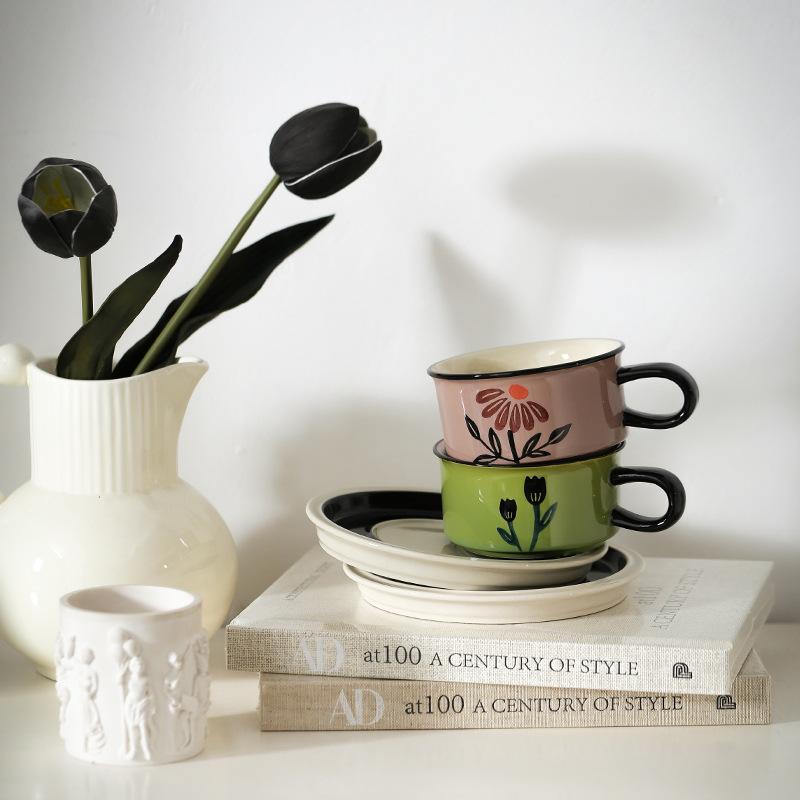 Ručně malovaný květinový keramický šálek retro niche kávový šálek s podšálkem set latte latte čajový šálek