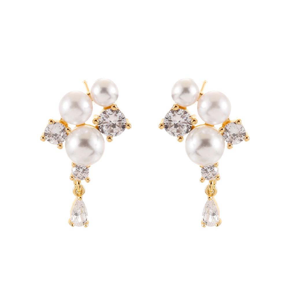 Elegant French Retro Zircon Pearl Earrings for Women – Versatile High-End Fashion Accessory