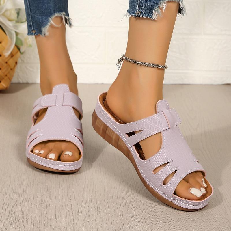 Damen Sandalen mit breiter Weite und Ausschnitt - Peep-Toe Plateau-Pantoletten für Sommer, lässige Keilabsätze