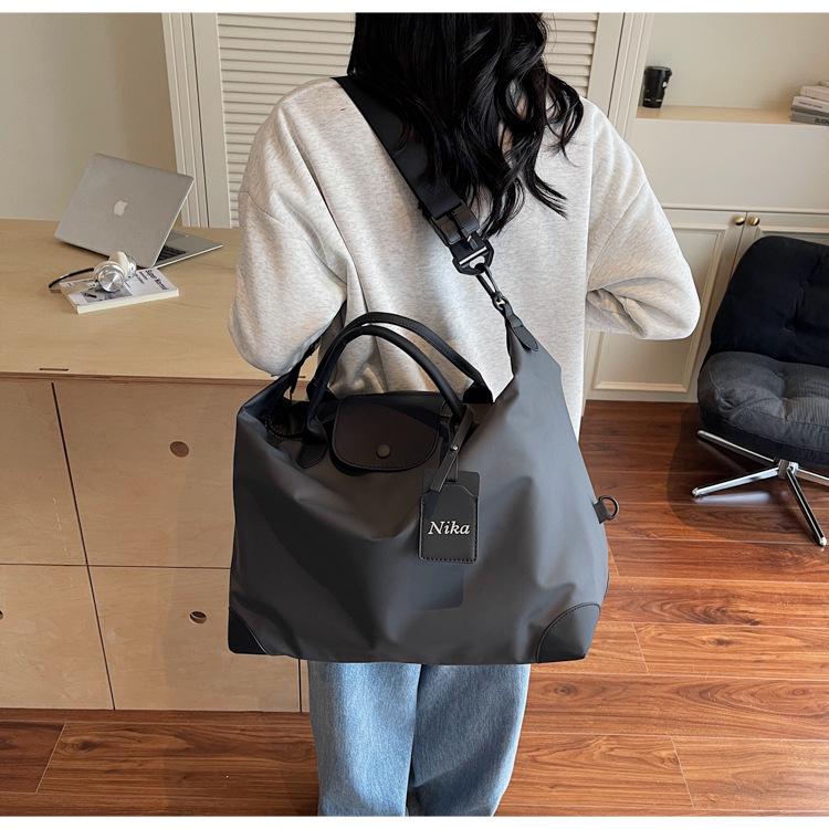 Expandable Lightweight Multi-Purpose Travel & Sports Bag