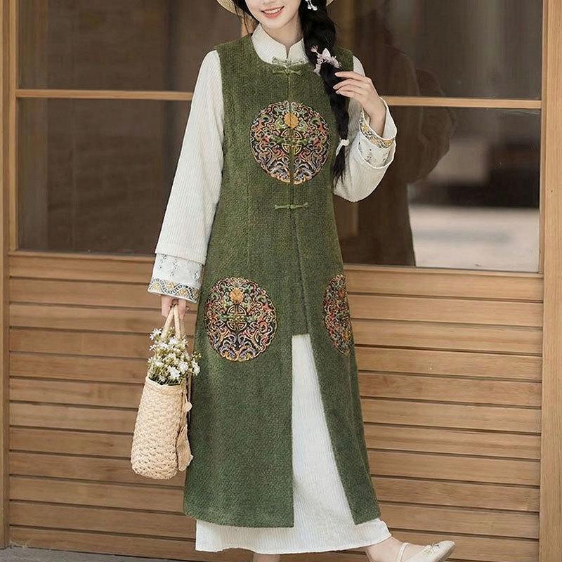 Qipao Inspirat de Hanfu Toamnă/Iarnă 2025: Set Vestă și Rochie Retro