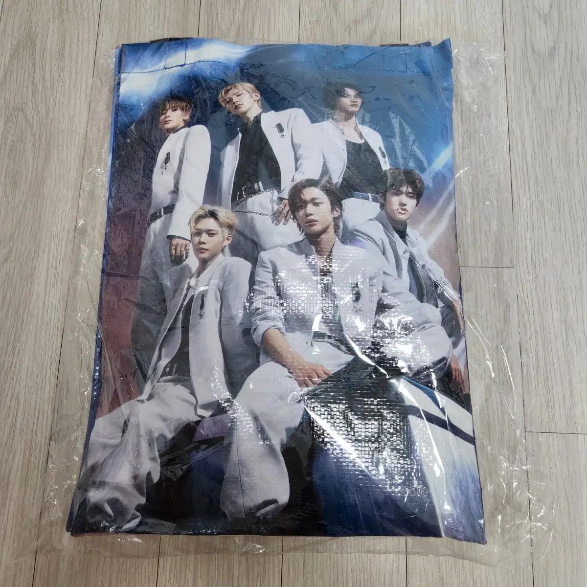 

(unopened) Riize Rising Loud Japan Premium Pre-order Benefit