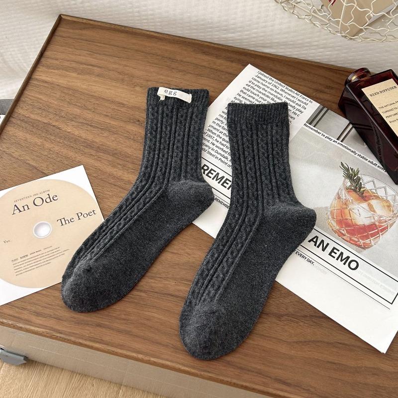 

Однотонные ретро носки с косичкой для женщин на осень и зиму, слегка компрессионные дышащие носки до середины икры, простые и универсальные махровые носки 1 pair темно-серого