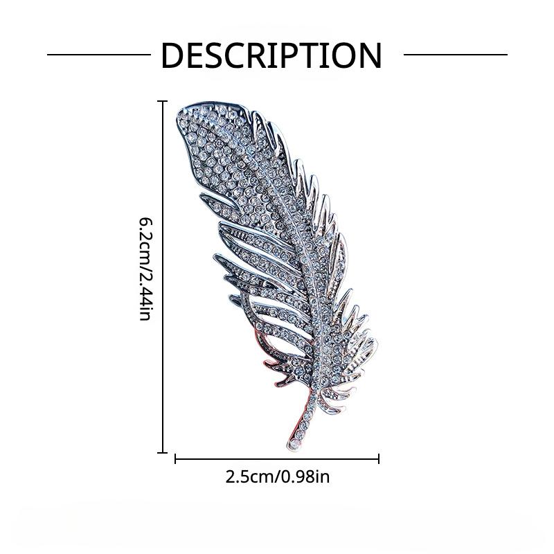 Ženy s brožemi z diamantového peří, Vynikající korsáže, Jednoduché módní špendlíky, Retro obleky s doplňky