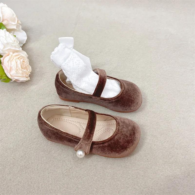 2024 Autumn/Winter Sweet Girls Soft Soled Foreign style Princess Shoes Vintage velvet little girls with velvet single shoes