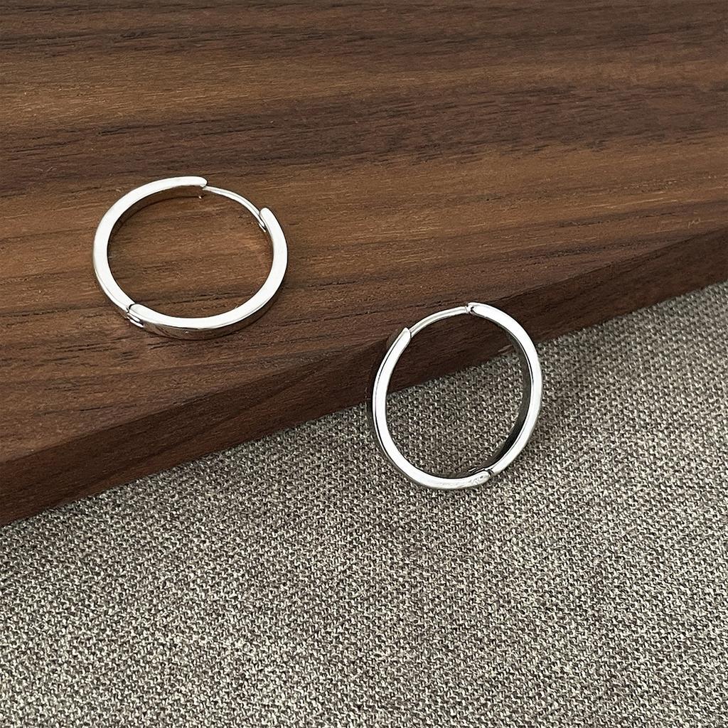 925 Silver Needle Plain Ring Earrings Light Luxury Fashion High Temperament Earrings Simple and Exquisite Versatile Autumn and Winter Ear Jewelry