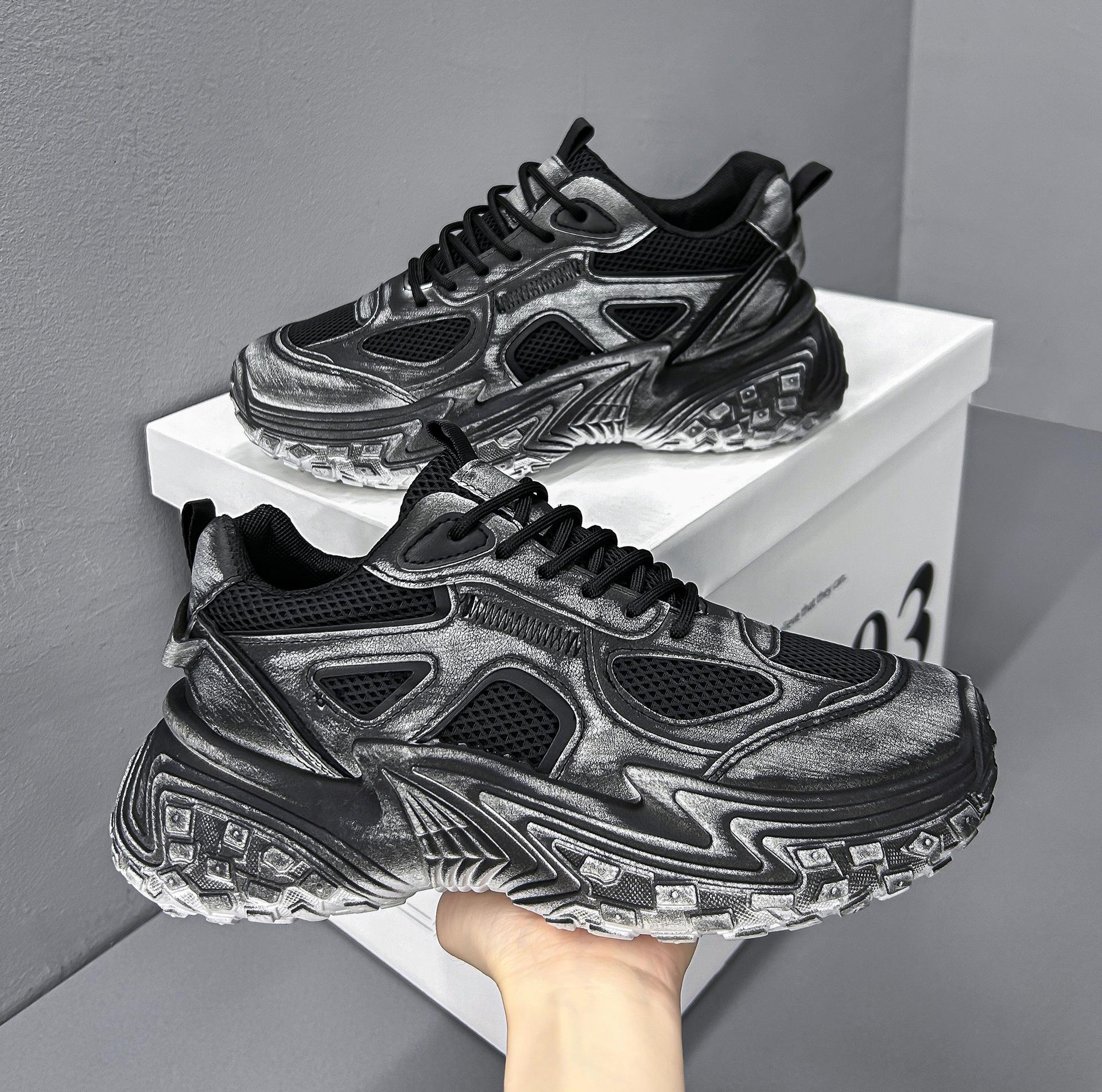 

Новые повседневные туфли на толстой подошве, увеличивающие рост, модный и универсальный взрыв в прямом эфире, папины ретро на мягкой подошве, трендовые мужские, удобные и немаркие 39 чёрный