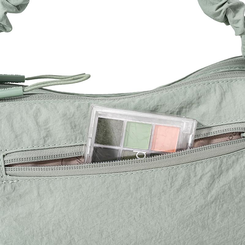 Women's Solid Shoulder Bag Lightweight Multi-compartment Nylon Bag