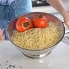 Passoire en Acier Inoxydable avec Poignée Panier Passoire Alimentaire de Cuisine pour Pâtes avec Base Anneau Solide Auto-Drainante