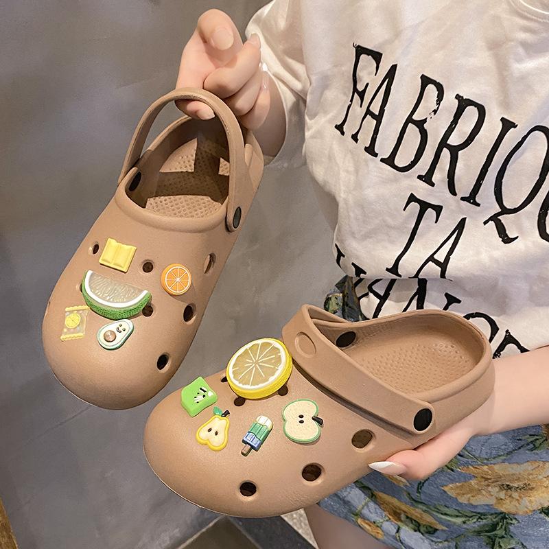 Hole shoes women's summer wear fashionable and cute soft-soled beach bag head middle heel two sandals