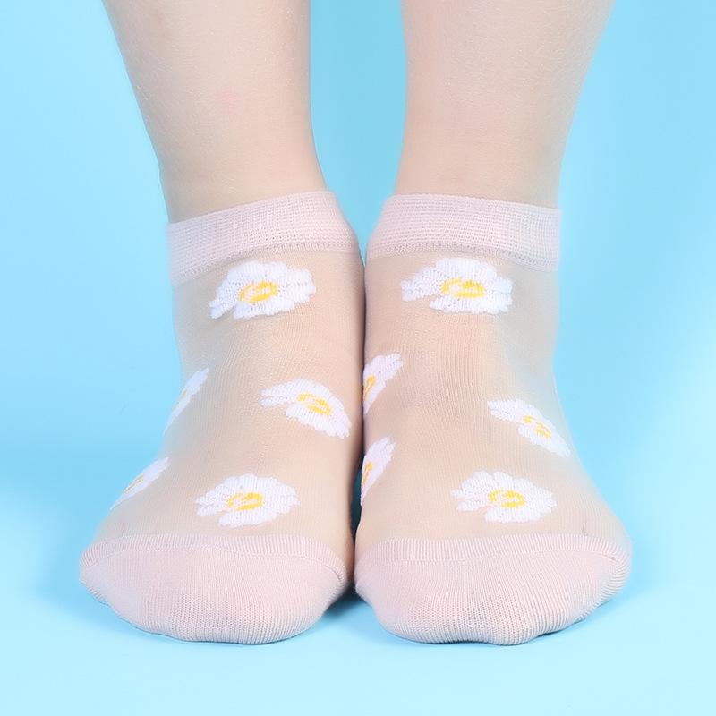 Ladies Spring and Summer New Fashion Leisure Glass Silk Boat Socks