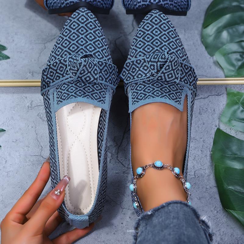 Skinny pointed large size flat single shoes women, fashionable flying weaving one pedal bow casual breathable color matching single