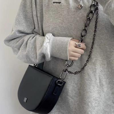 Half Round Saddle Bag Girl Sweet Cool Girl Underarm Chain Bag Niche High-grade Sense Crossbody Bag