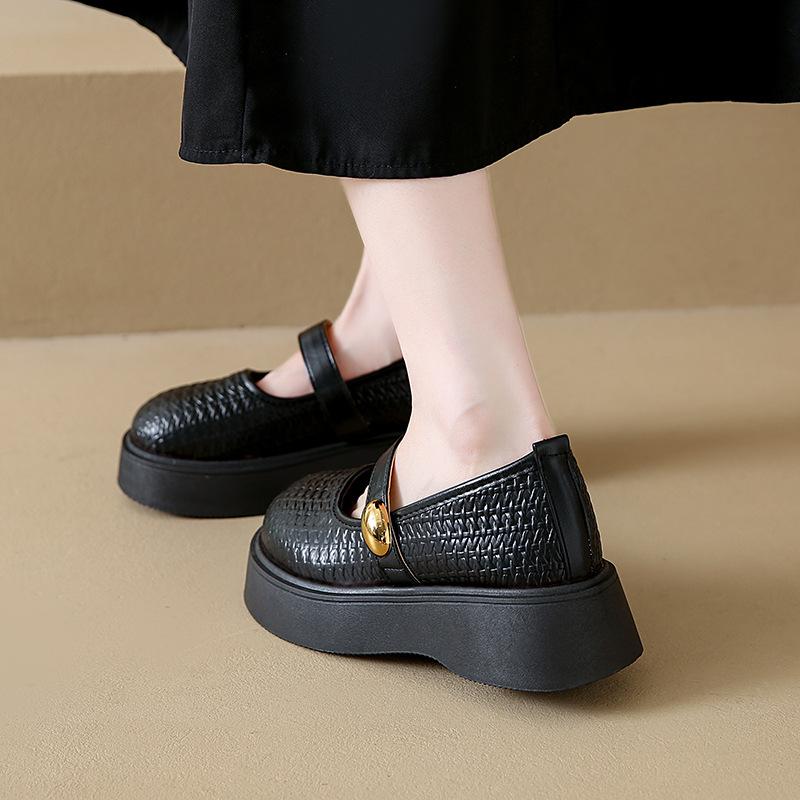 French shallow single shoes women's summer with skirt small leather shoes 2025 super hot new one-pedal Mary Jane loafers