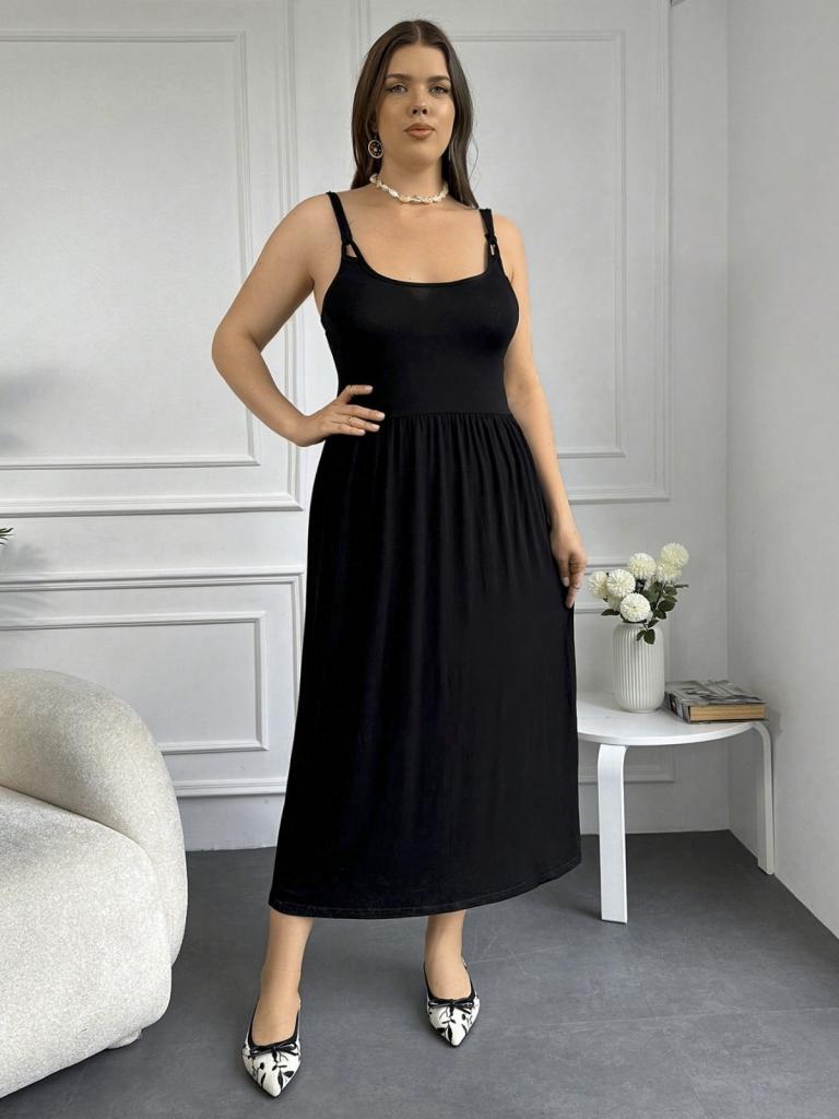 

Женское вискозное платье больших размеров со сборками на бретелях (без ремня) 46