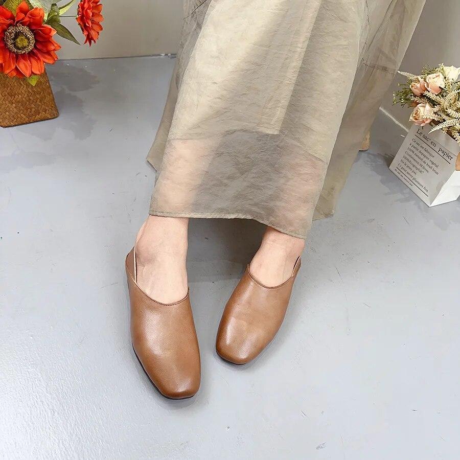 Johnature Zapatos planos poco profundos de cuero genuino con punta redonda y suela blanda, mocasines casuales de color sólido para mujer