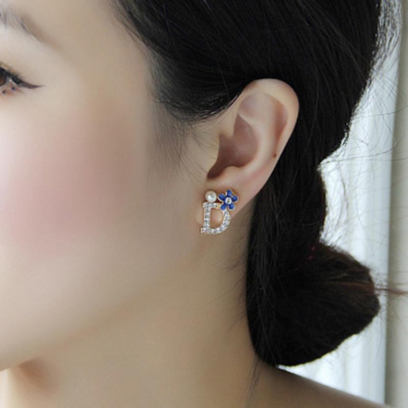 Elegant Women's Alloy Crystal Rhinestone Stud Earrings With Artificial Pearls