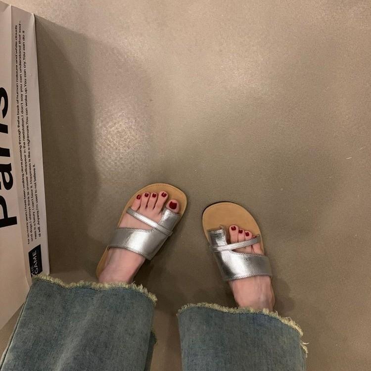 Set of toe slippers for women to wear 2024 summer new round head Korean version niche design casual versatile beach sandals