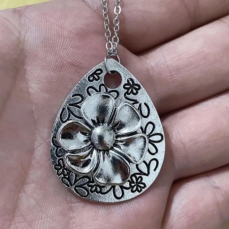 

Fashionable Vintage Carved Flower Drop-shaped Pendant Necklace 50CM(Necklace Size) срібний