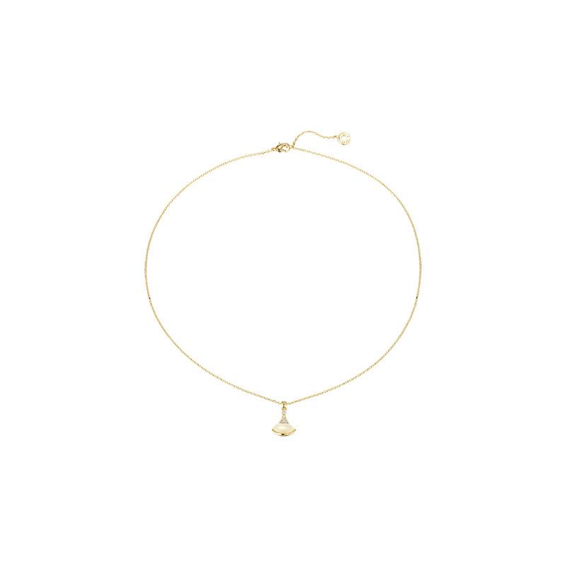 Elegant Korean Ginkgo Leaf Zircon Necklace Pendant - High-Grade, Niche Design Collarbone Jewelry.