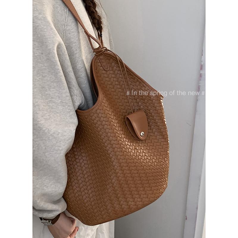 Retro High-end Underarm Bag Commuter Women's Bag 2025 New Large Capacity Woven Bag Simple Vegetable Basket Bag