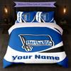 Hertha BSC Benutzerdefinierter Name Text Bettwäsche-Set 1 Bettbezug + 2 Kissenbezüge Fußball-Logo Personalisiertes Geschenk für besonderen Anlass Schlafzimmerdekoration