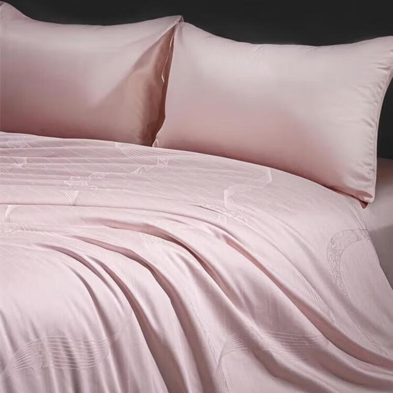 

Violet Jacquard All-Season Quilt