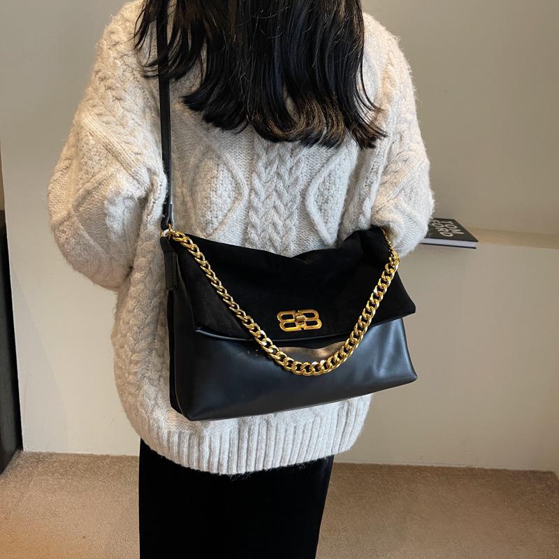 Large-capacity tote bag women's 2025 winter new women's bag high-end light luxury chain single shoulder armpit bag