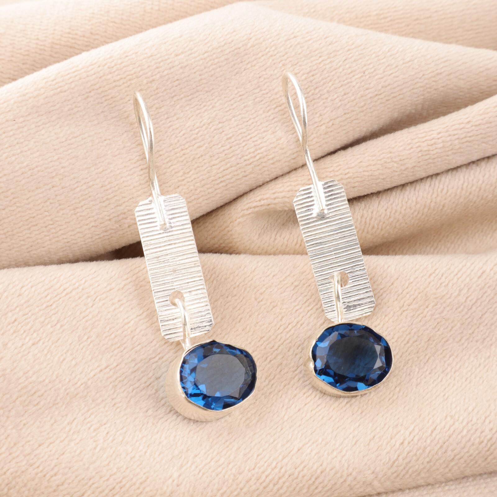 

Лондонский голубой топаз Драгоценный камень 925 Стерлинговое серебро Ювелирные изделия Ручная работа Серьги 1,9 EE-168-4