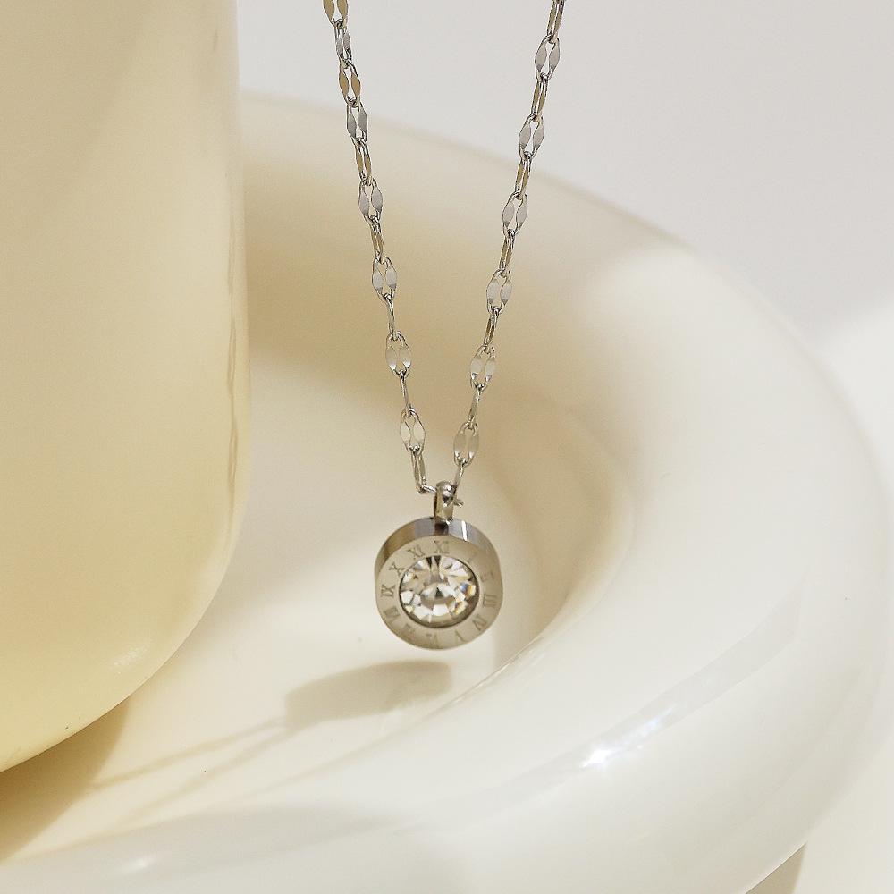 European & American INS Zircon Clavicle Chain: Versatile Diamond-Inlaid Roman Numeral Pendant Necklace