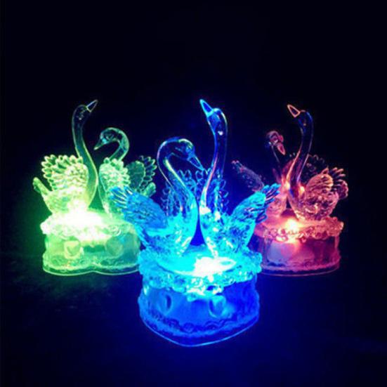 Luz Noturna Romântica de Cisnes Duplos com Luzes LED Coloridas Lâmpada de Humor Alimentada por USB para Decoração de Quarto Presente para Casais para Aniversário e Dia dos Namorados