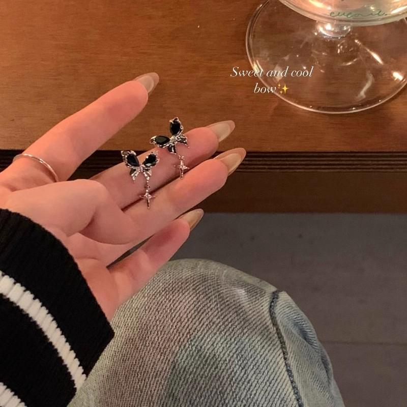 Silver Needle Pearl Zircon Earrings Women's High-end Sense Niche Temperament Cold Wind Mori Earrings Ear Jewelry