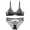 Ultradünnes Push-Up-BH-Set aus französischer Spitze: Kabellos, Mit festen Cups, Sexy Design für einen schlanken Look