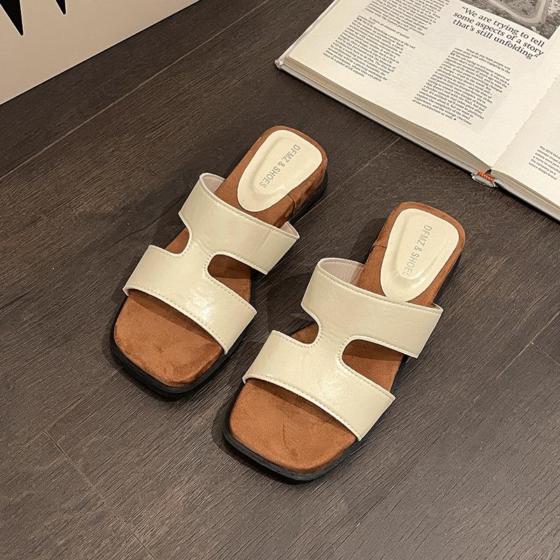 French simple temperament slope heel thick sole cover toe cool slippers women's summer wear 2025 new with skirt Roman sandals