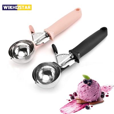 Cuchara para helado de acero inoxidable con mango cómodo y palanca de gatillo para uso doméstico.