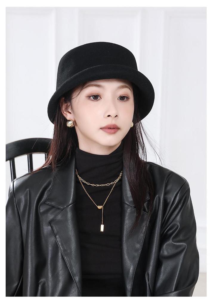 2025 Women's Winter British Retro Wool Felt Top Hat with Elegant Upturned Brim