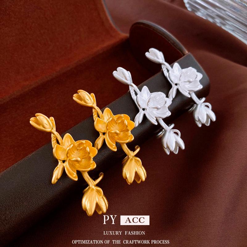 

Lotus Geometric Silver Needle Ear Clips: Elegant Chinese-Inspired Earrings