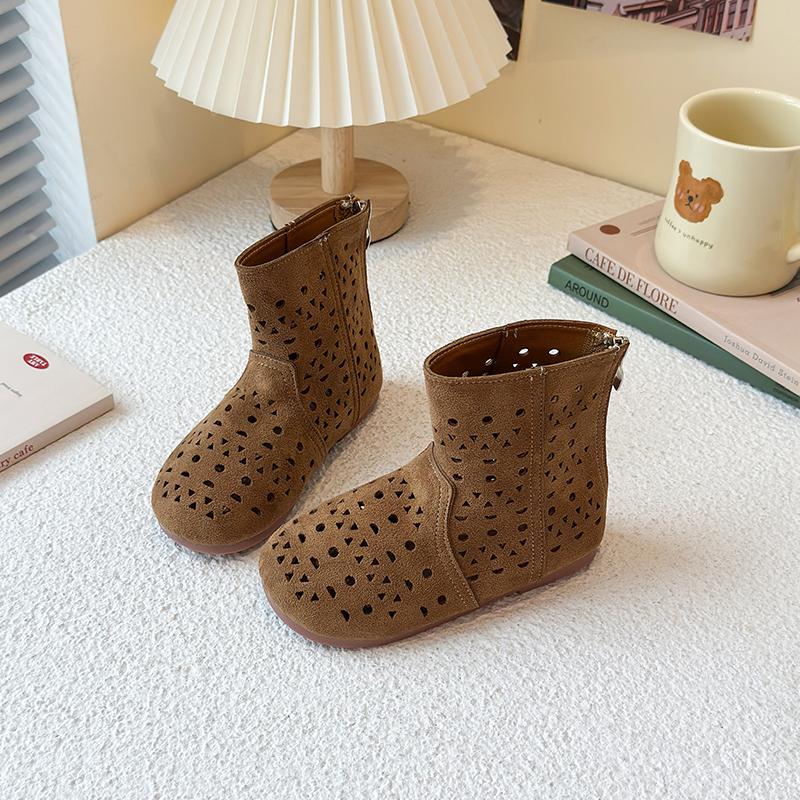 

Детские летние осенние ботинки в стиле ретро, однотонные, для мальчиков и девочек, короткие, с перфорацией, 2025, совершенно новые, детские кожаные ботинки, задняя молния 26 коричневый