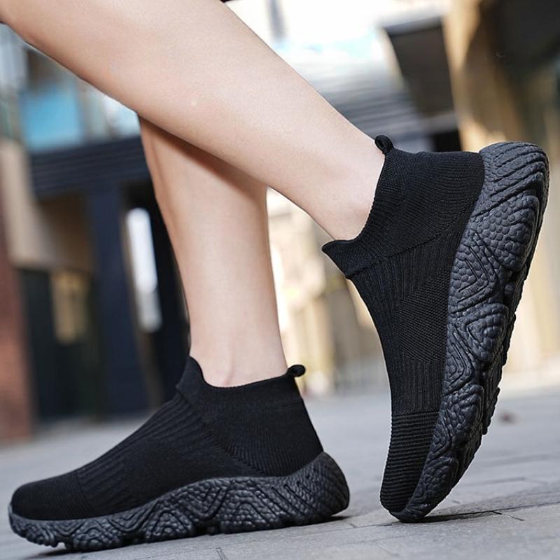 Fashion High-top Male Sports Shoes Slip-on Knit Trend 2025 Designer Sale Athletic Gym Miked Colour HikingTrekking Men's Casual Sneakers