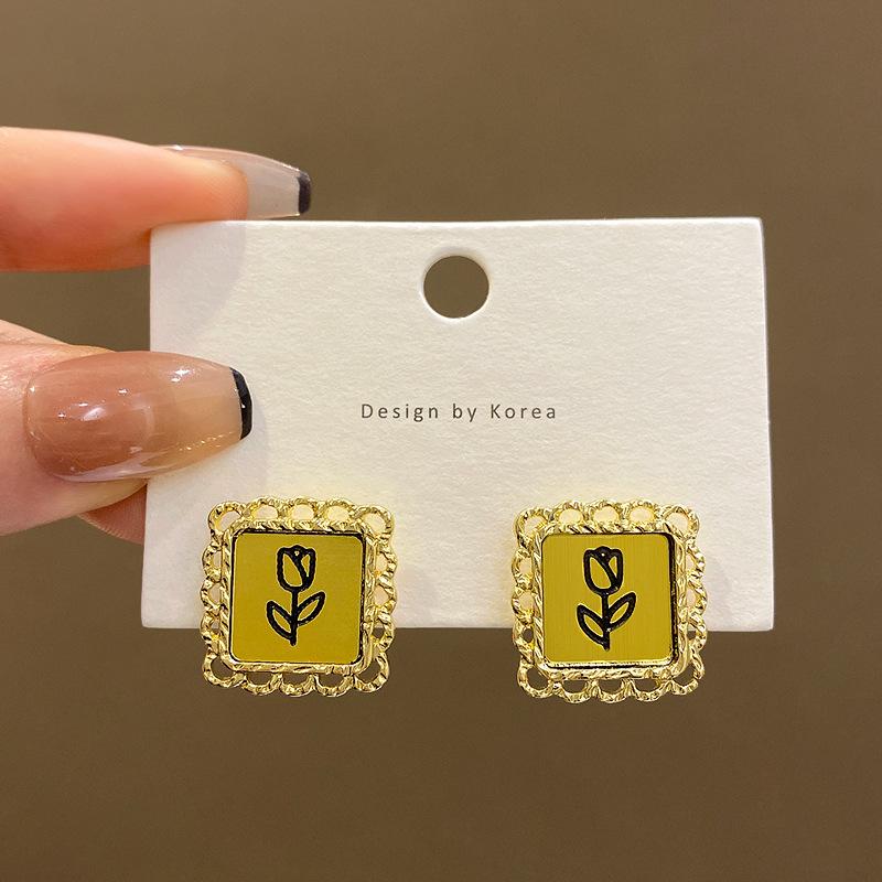 French retro rose stud earrings female Hong Kong style advanced sense metal square earrings simple personalized ear jewelry