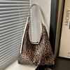 This year, leopard print large-capacity commuter tote bag big bag 2025 new trendy fashion versatile shoulder bag women's bag