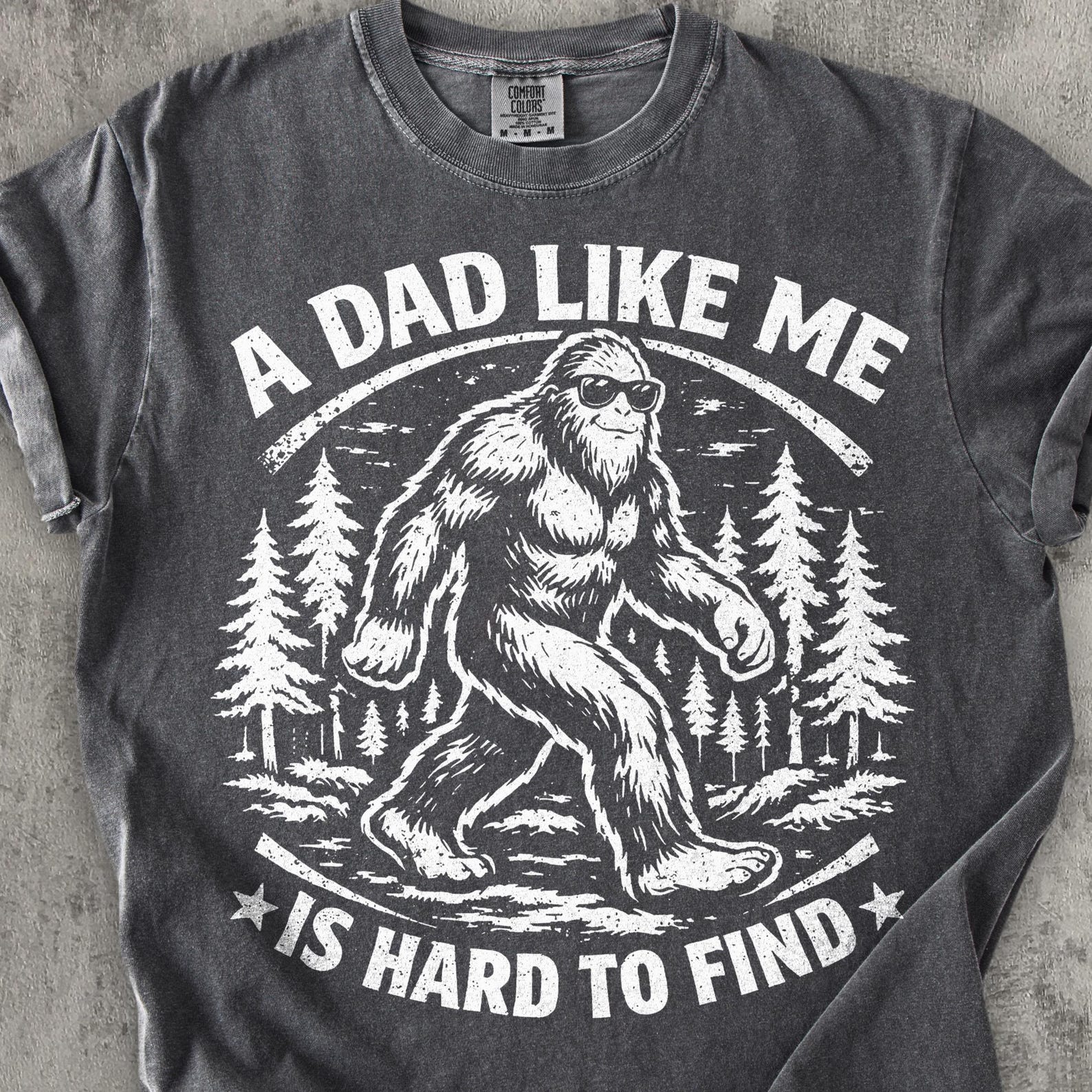 A Dad Like Me is Hard To Find Funny Bigfoot Meme T shirt, SIlly Retro Shirts, Unisex Cotton, Ironic Shirt, Gag Gifts, Vintage Graphic Tee M