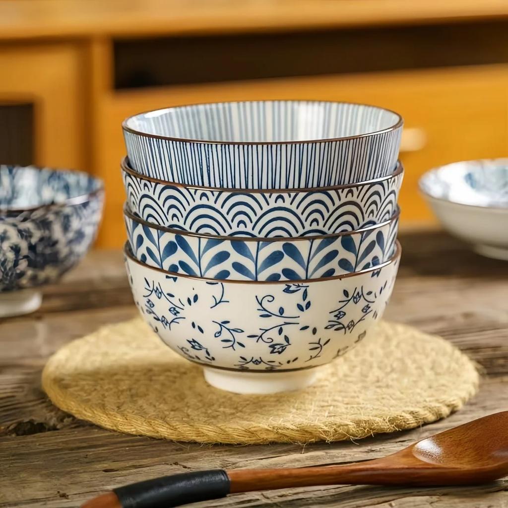Japanese style blue and white hand painted 4.5 inch ceramic bowl, retro style rice bowl for home use.