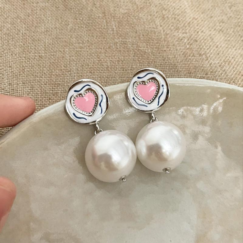 New Retro French Sweet Pearl Temperament Drop Earrings Fashion Black White Beads Senior Simplicity Women Hot Earrings Jewelry