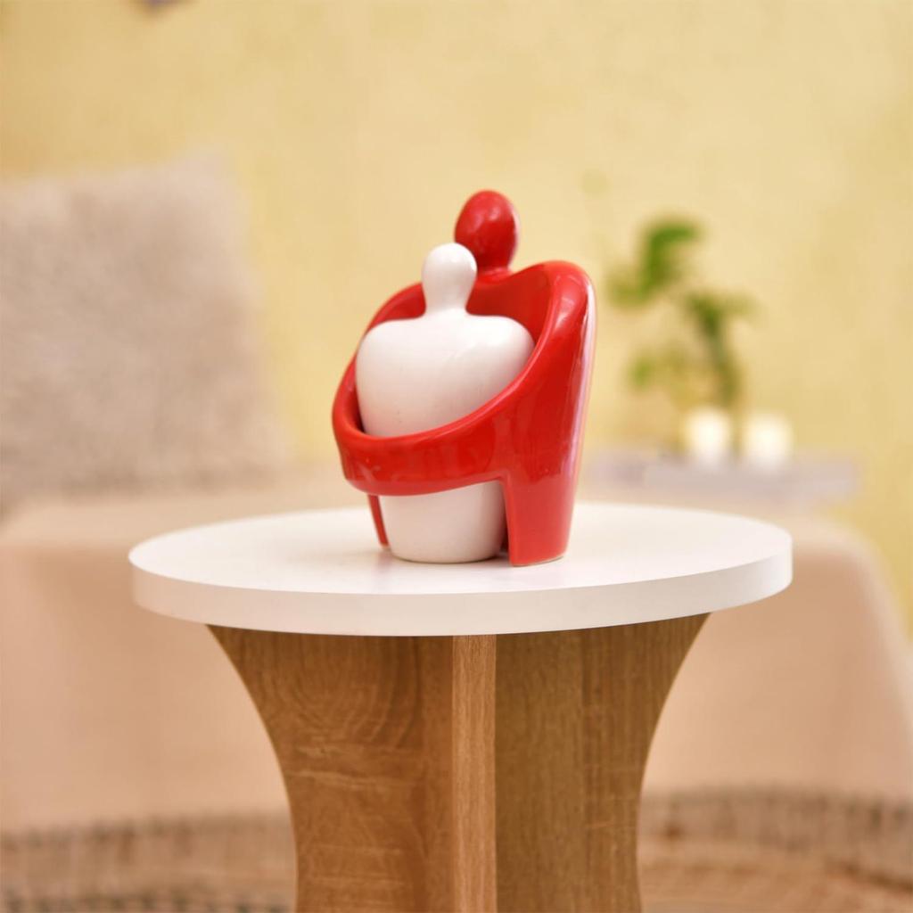 Hugging Couple Ceramic Figurine | A Heartfelt Symbol of Warmth & Togetherness | Perfect for Romantic Décor – Pack of 2, Red & White