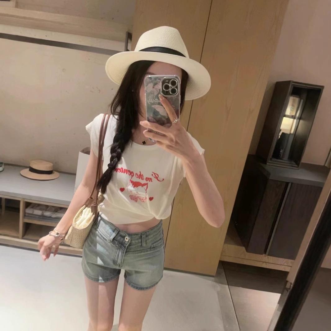 

2025 Женская футболка с круглым вырезом, облегающего кроя, с графикой котенка - Сладкий и острый летний дизайн One Size (up to 125 lbs) белый