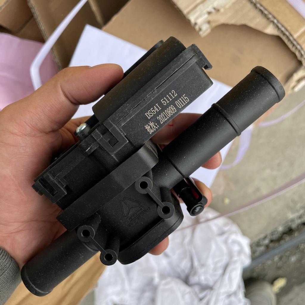 Air Conditioning Heating Water Valve for Sinotruk Howo Light Truck WG1642840006