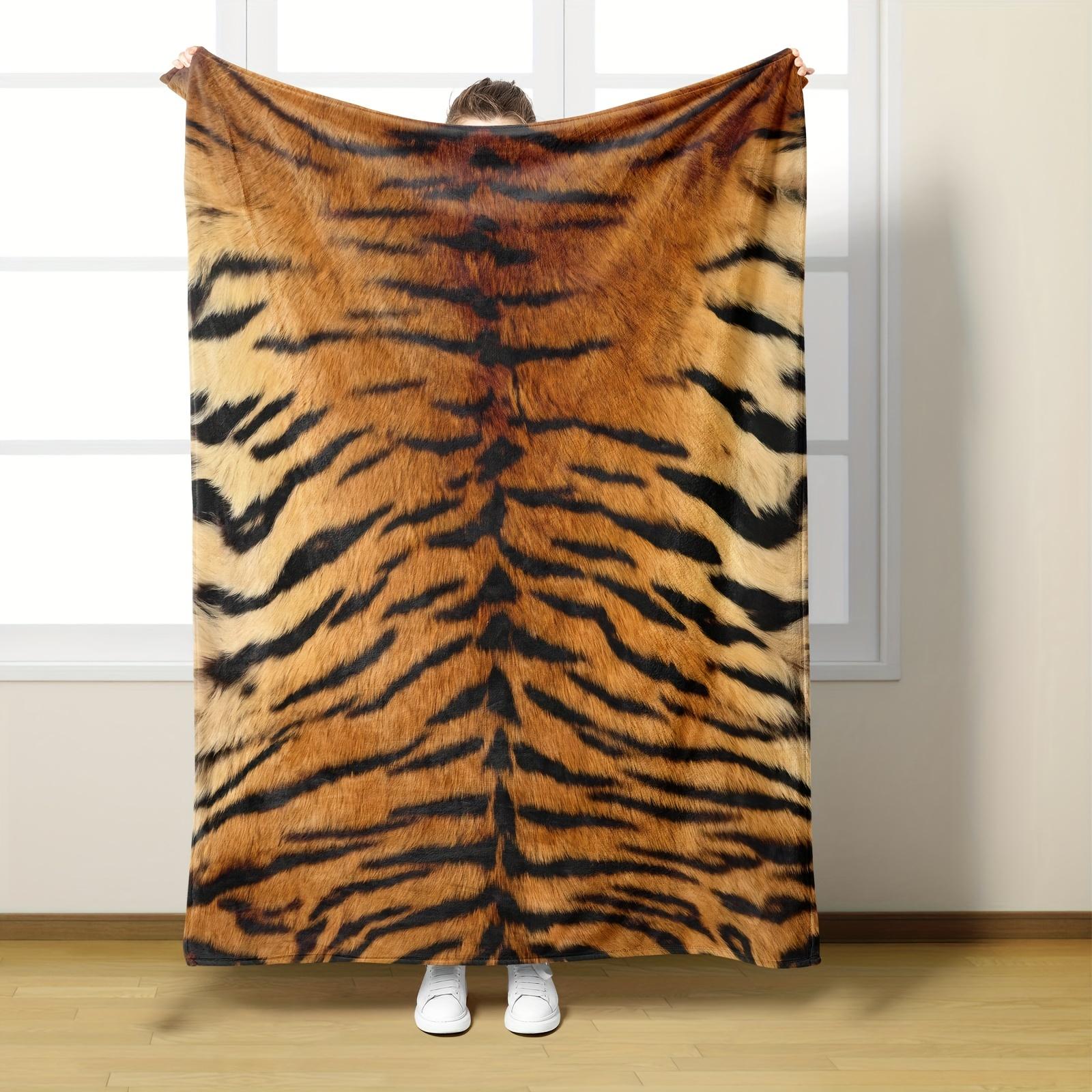 

Luxurious Tiger Stripe Fleece Blanket Soft SkinFriendly Realistic Print AllSeason OfficeOutdoorNapping Gift 75x100cm (30x40inch)