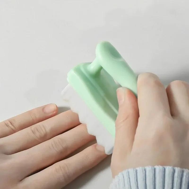 Short-handled Brush Non-shedding Soft Dust-sweeping Cleaning and Polishing Nail Crevices Dust Brush Nail Salons Special Tools